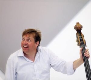 Knut Erik Sunquist contrabass bass kontrabass smiler